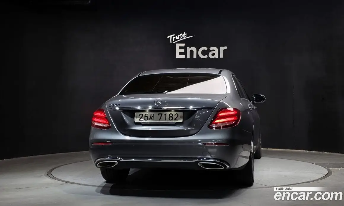 Mercedes-Benz E-Class 2019 2.0 автомат (гидро), фото 4