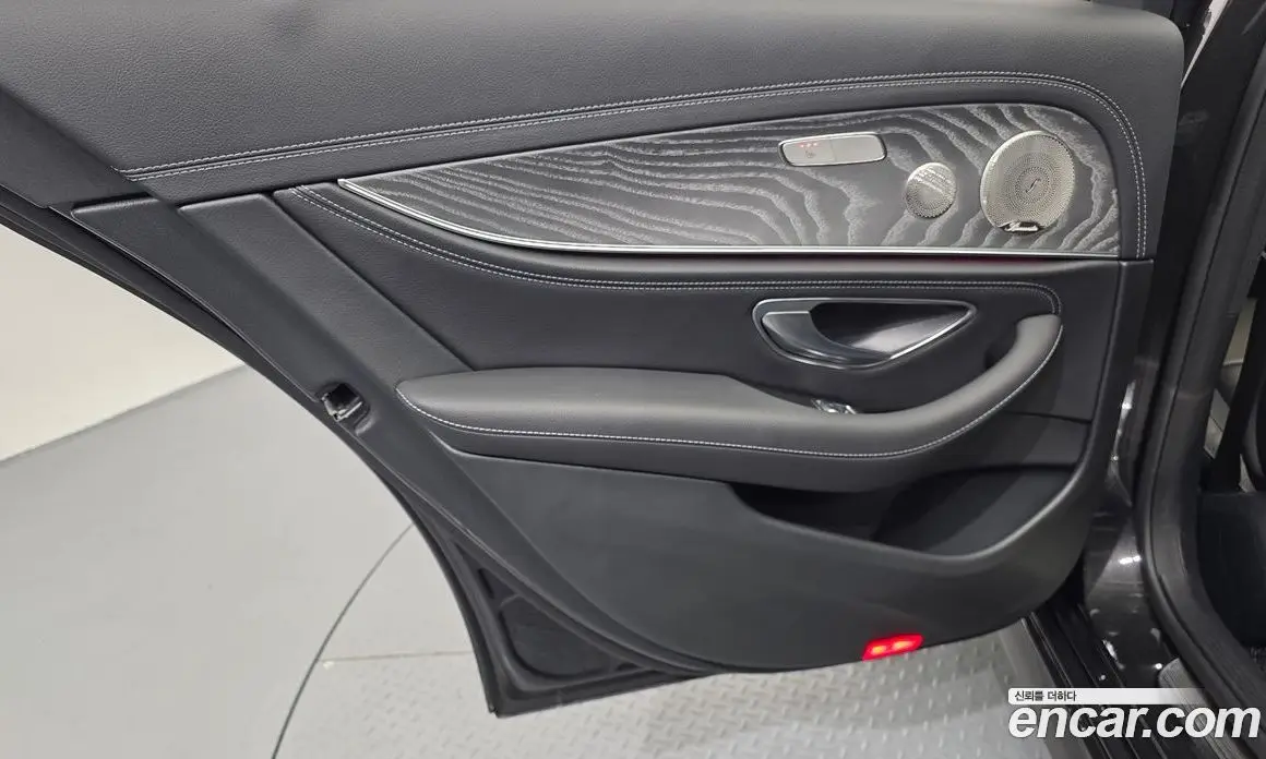 Mercedes-Benz E-Class 2022 2.0 гидро, фото 15 Mercedes-Benz E-Class 2022 2.0 гидро, фото 15