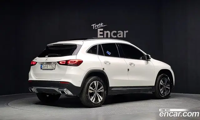 Mercedes-Benz GLA-Class 2021 2.0 гидро, миниатюра 2