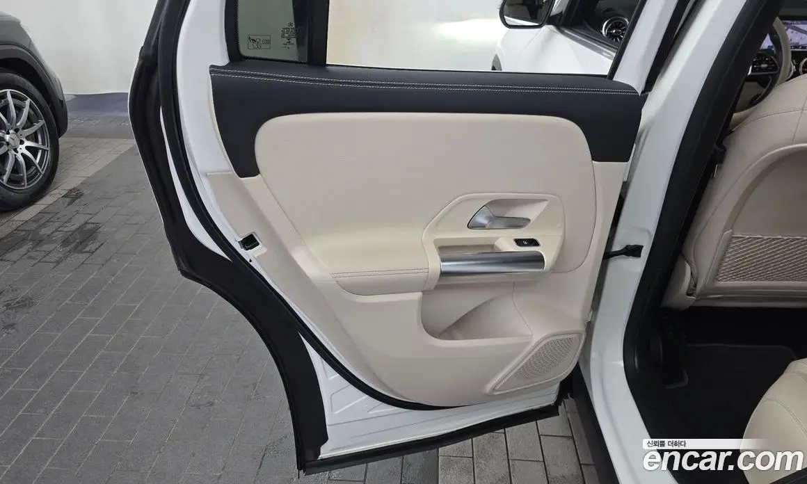 Mercedes-Benz GLA-Class 2021 2.0 гидро, фото 15