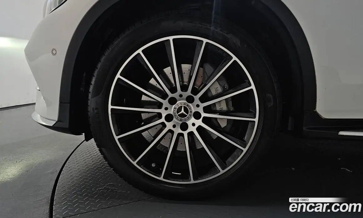 Mercedes-Benz GLC-Class 2018 2.1 гидро, фото 4 Mercedes-Benz GLC-Class 2018 2.1 гидро, фото 4