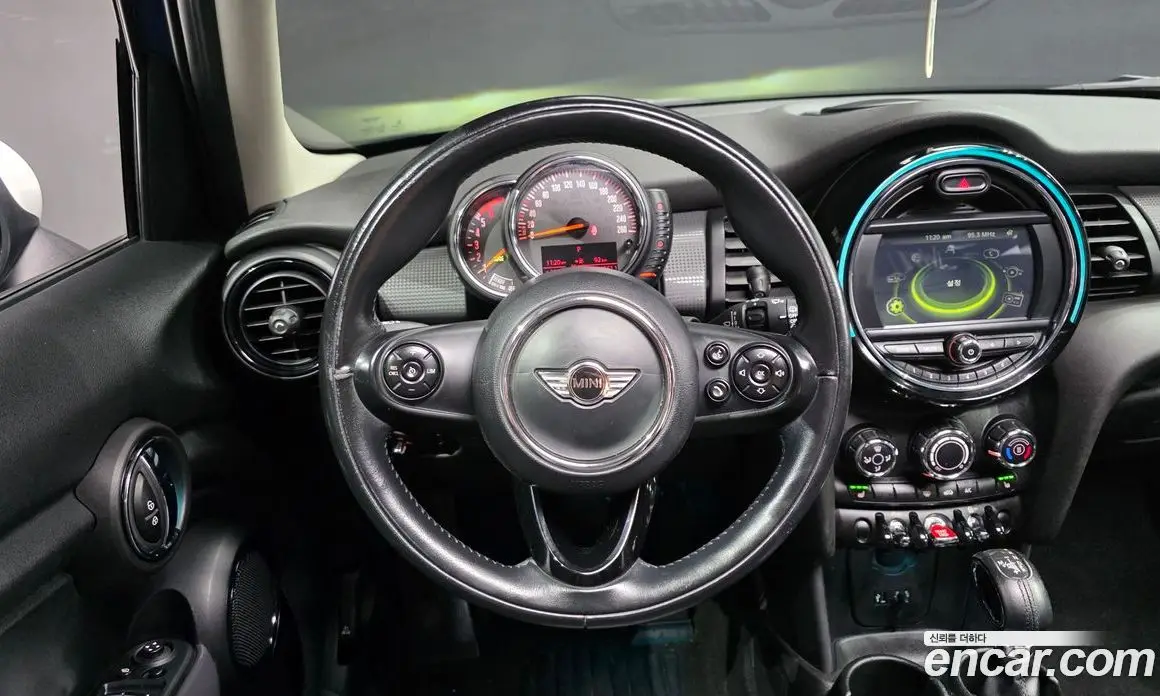 Mini Cooper 2016 1.5 автомат (гидро), фото 14