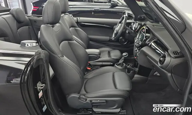 Mini Cooper Convertible 2018 1.5 автомат (гидро), миниатюра 11