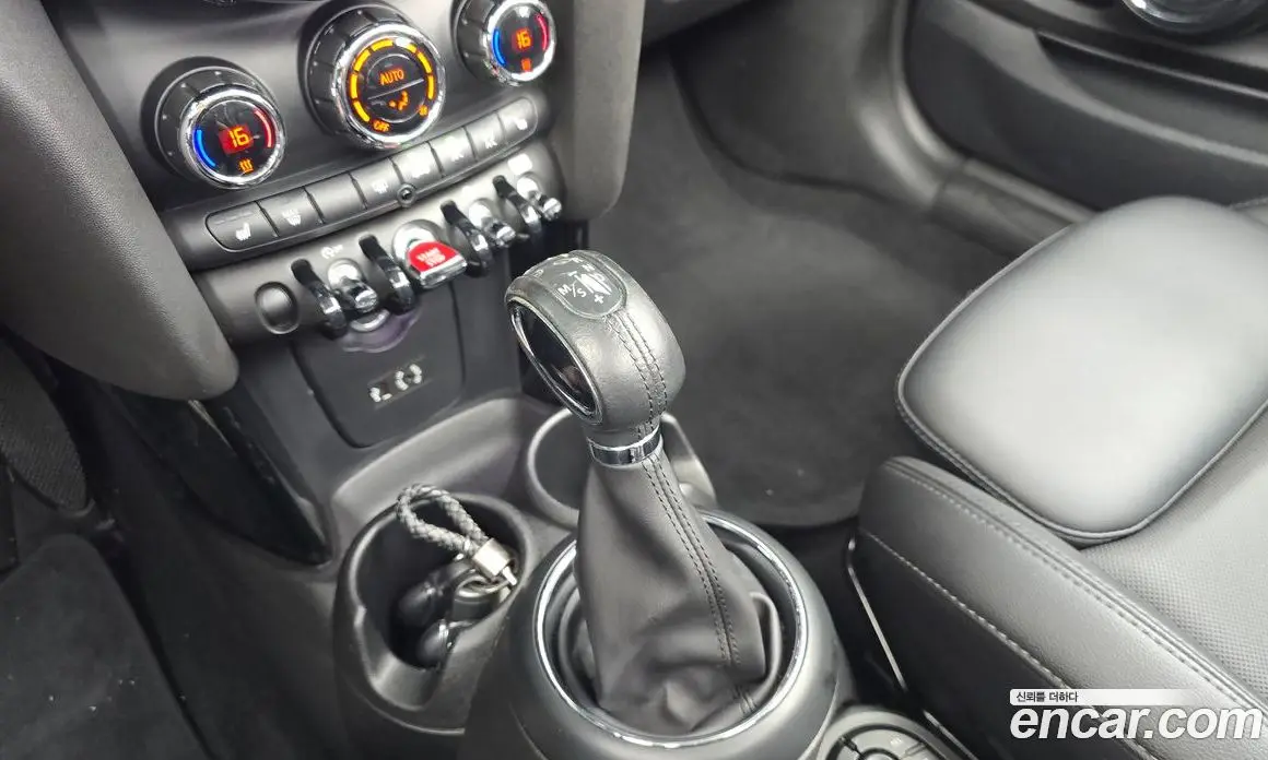 Mini Cooper Convertible 2018 1.5 автомат (гидро), фото 9