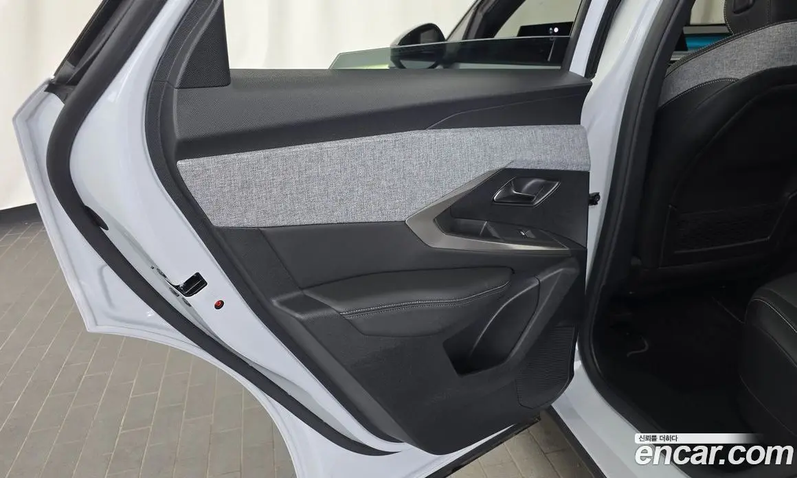 Peugeot 3008 2025 1.2 автомат (гидро), фото 15