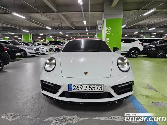Porsche 911, 2022, 15 000 км