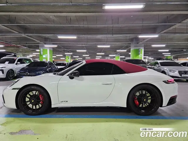 Porsche 911 2022 3.0 автомат (гидро), миниатюра 2