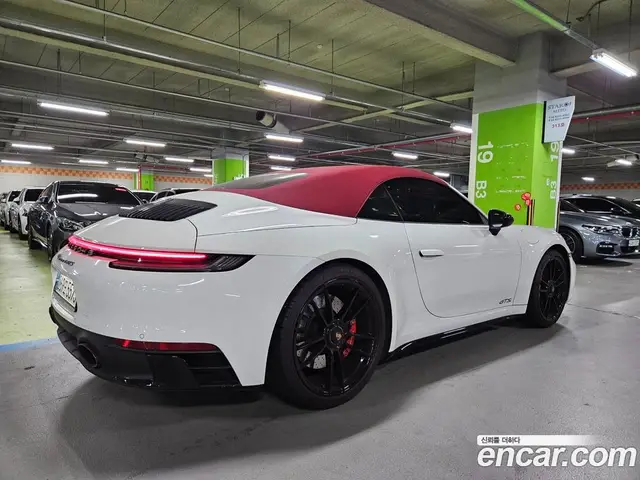Porsche 911 2022 3.0 автомат (гидро), миниатюра 5