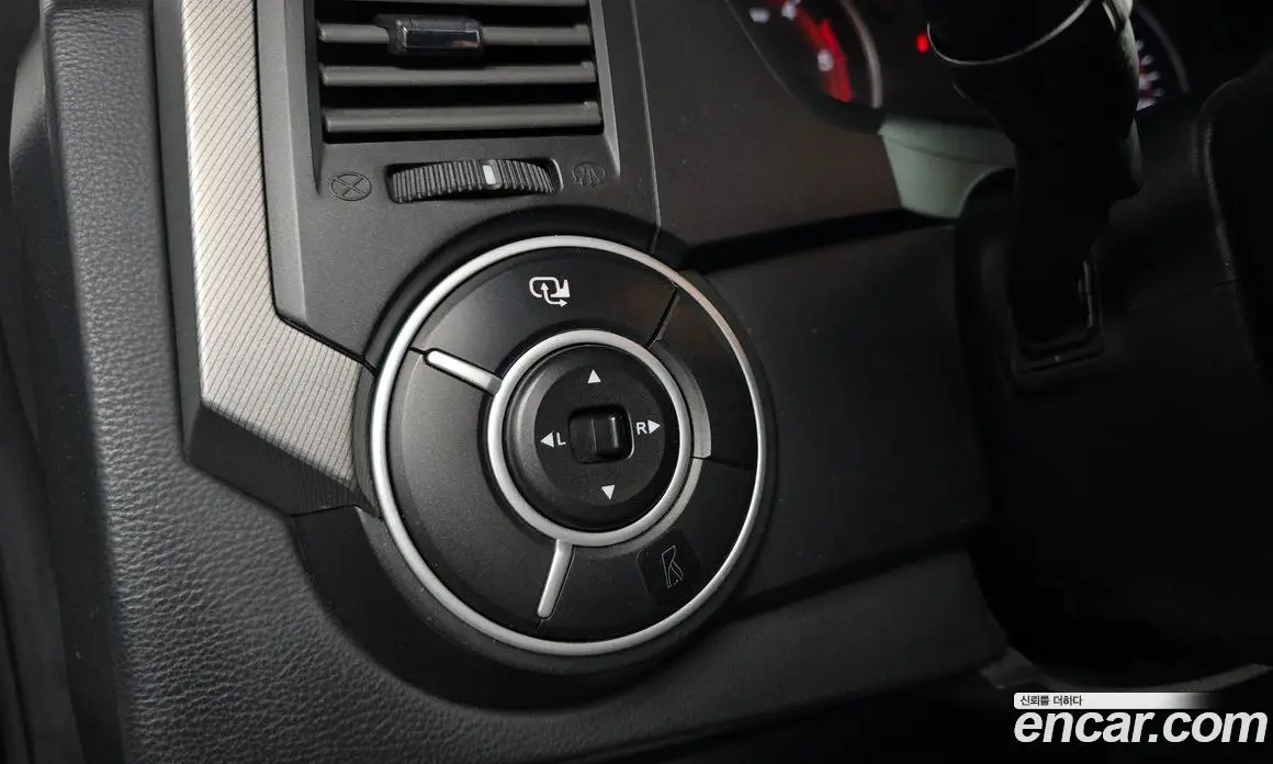 SsangYong Korando 2012 2.0 автомат (гидро), фото 24