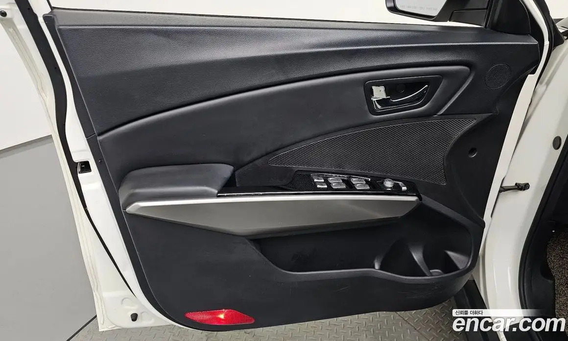 SsangYong TIBOLI 2015 1.6 автомат (гидро), фото 13