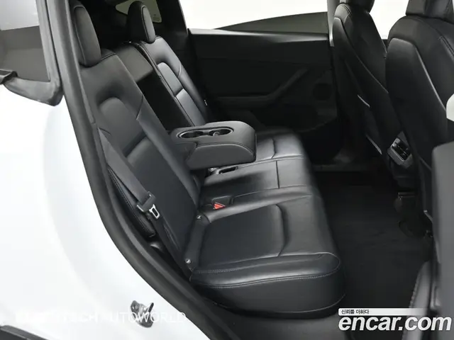 Tesla Model Y 2022 автомат (гидро), миниатюра 12