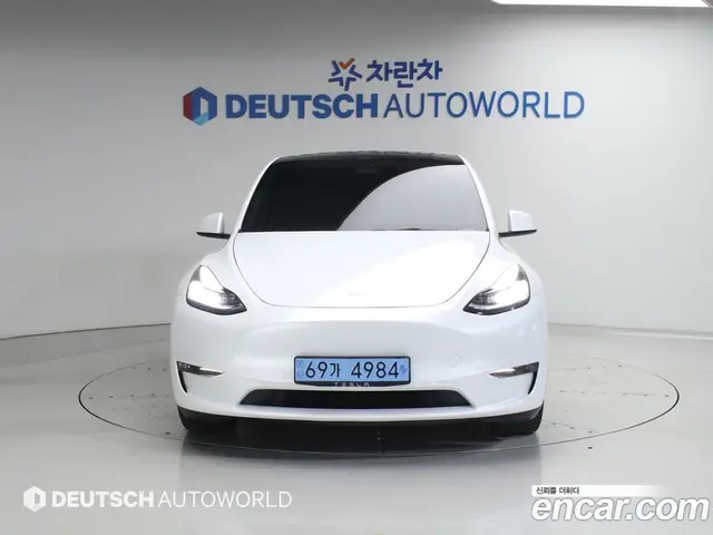 Tesla Model Y 2022 автомат (гидро), миниатюра 3