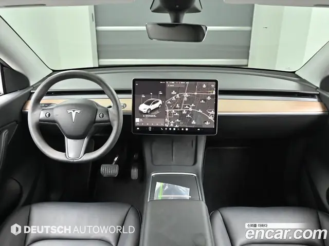 Tesla Model Y 2022 автомат (гидро), миниатюра 7
