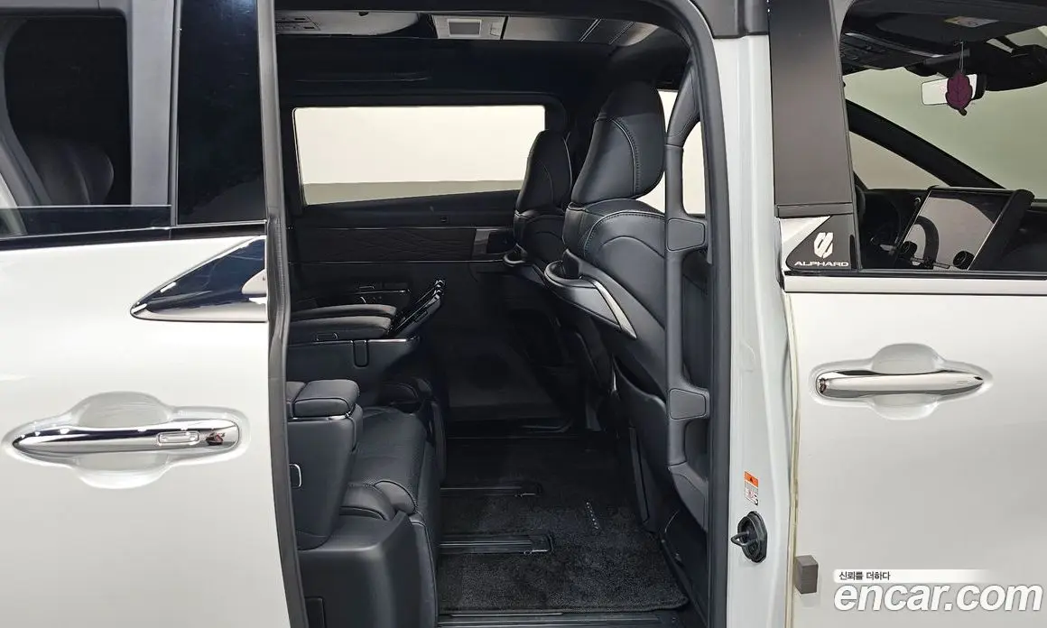 Toyota Alphard 2024 2.5 автомат (гидро), фото 11 Toyota Alphard 2024 2.5 автомат (гидро), фото 11