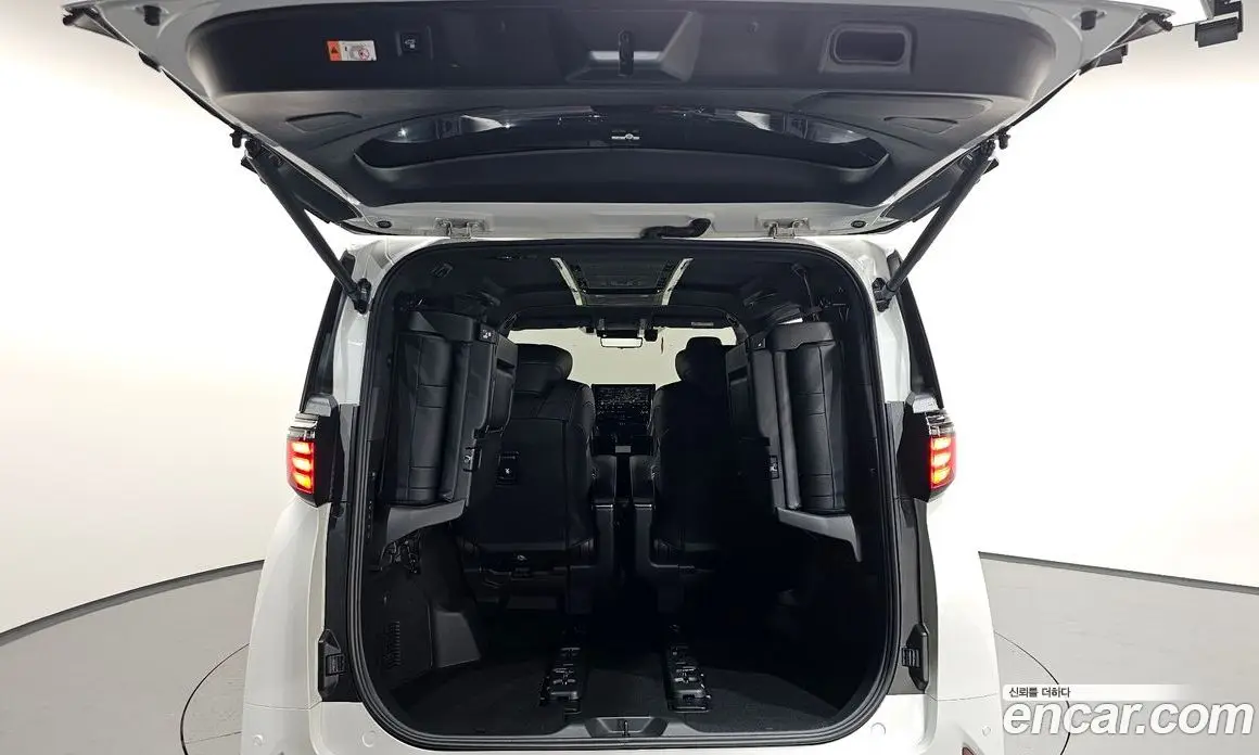 Toyota Alphard 2024 2.5 автомат (гидро), фото 16 Toyota Alphard 2024 2.5 автомат (гидро), фото 16