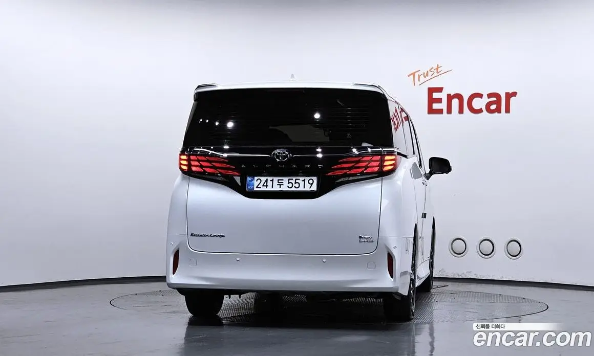 Toyota Alphard 2024 2.5 автомат (гидро), фото 4 Toyota Alphard 2024 2.5 автомат (гидро), фото 4