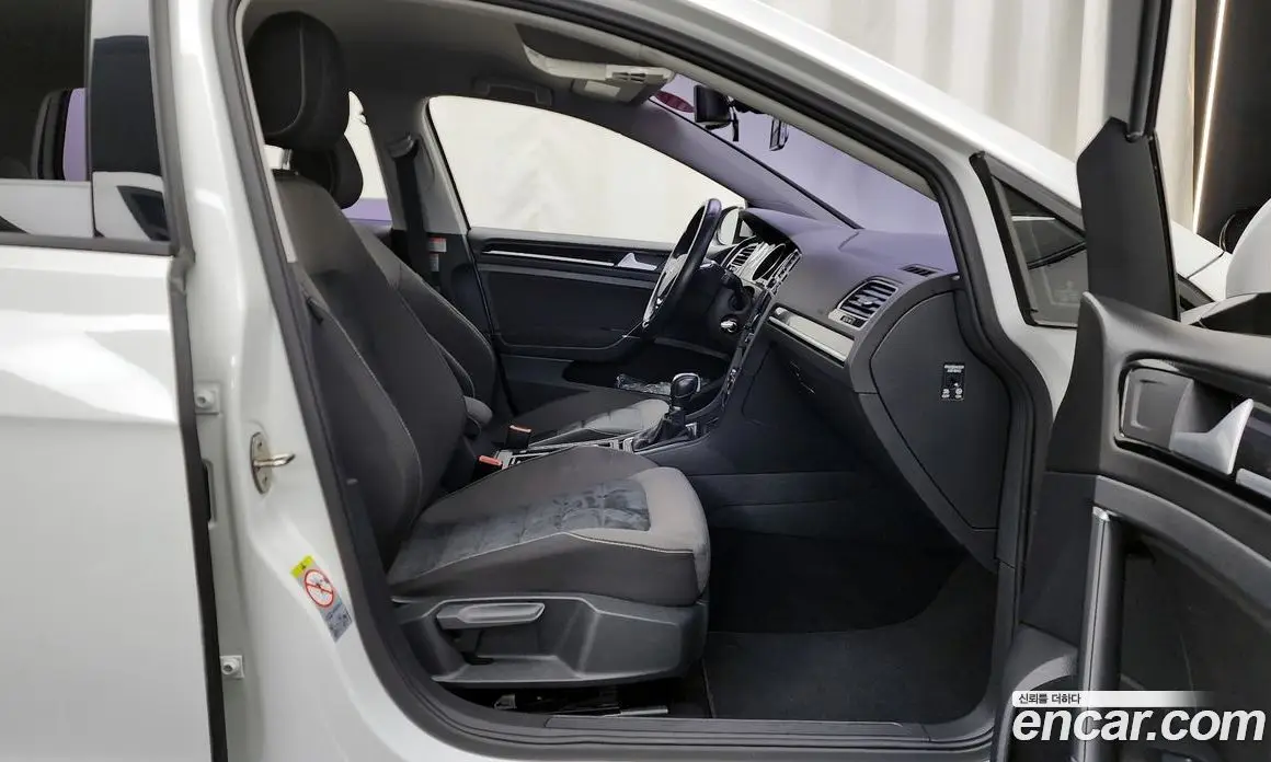 Volkswagen Golf 2015 1.6 автомат (гидро), фото 11