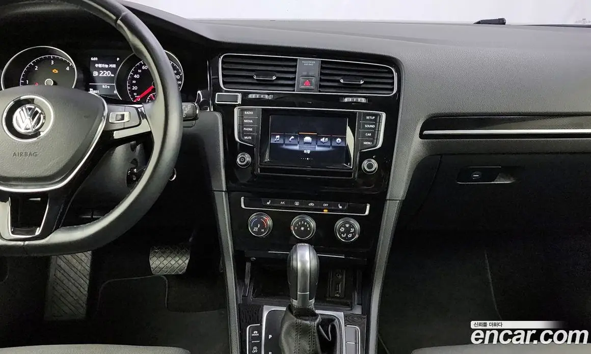 Volkswagen Golf 2015 1.6 автомат (гидро), фото 14