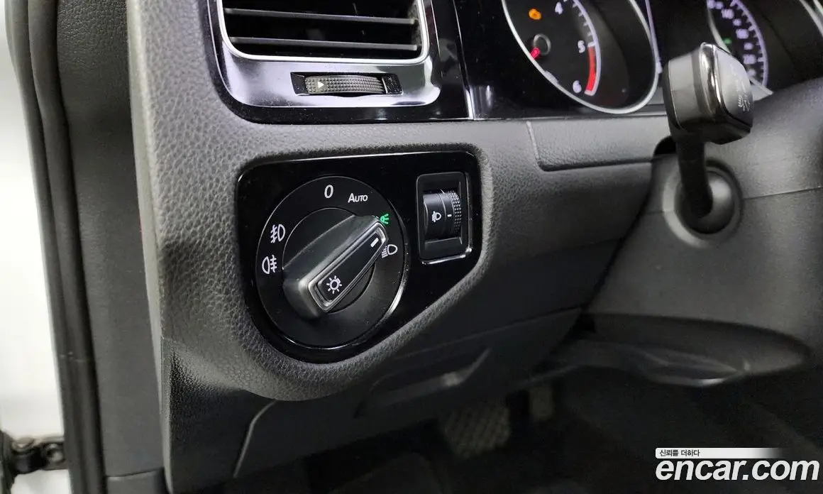 Volkswagen Golf 2015 1.6 автомат (гидро), фото 17