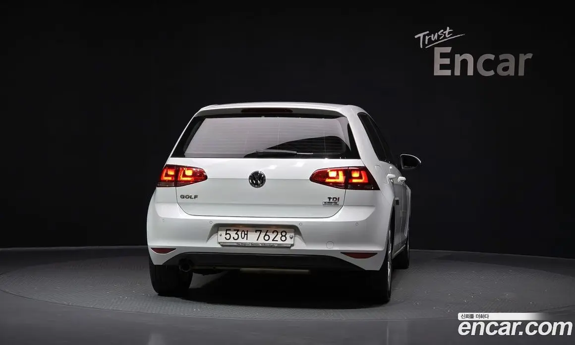 Volkswagen Golf 2015 1.6 автомат (гидро), фото 4
