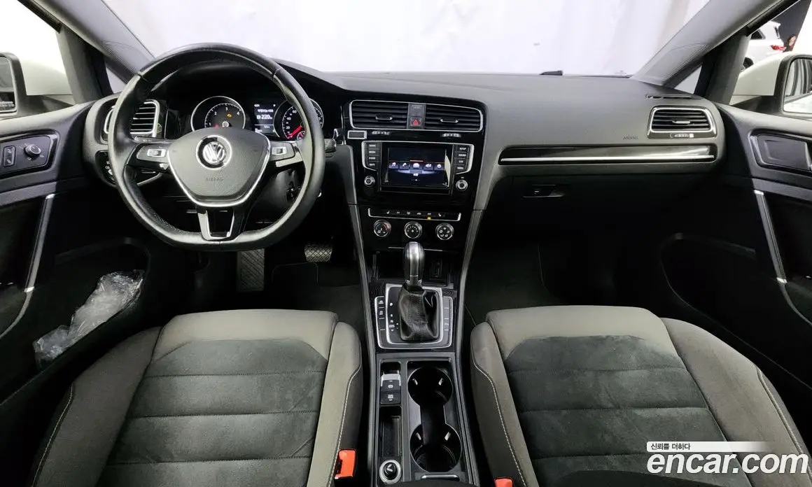Volkswagen Golf 2015 1.6 автомат (гидро), фото 7