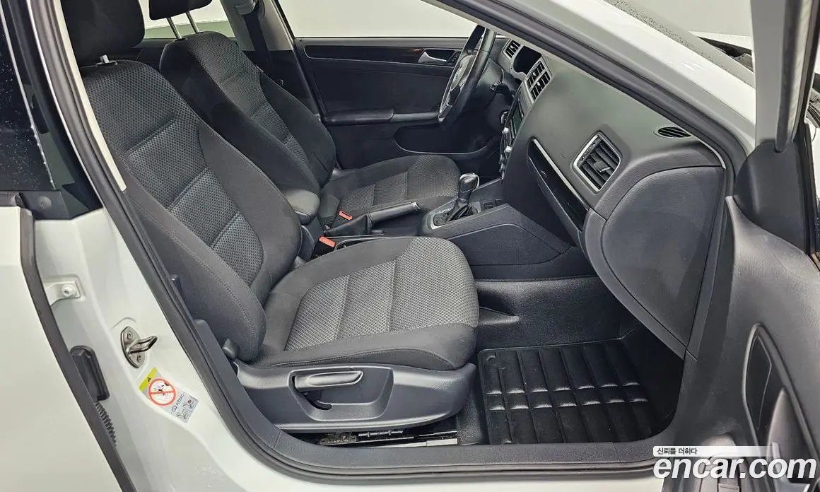 Volkswagen Jetta 2014 1.6 автомат (гидро), фото 12