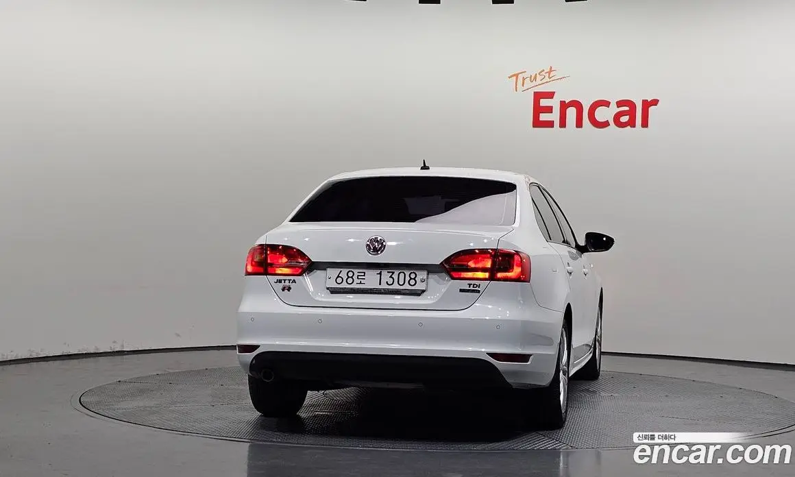 Volkswagen Jetta 2014 1.6 автомат (гидро), фото 4
