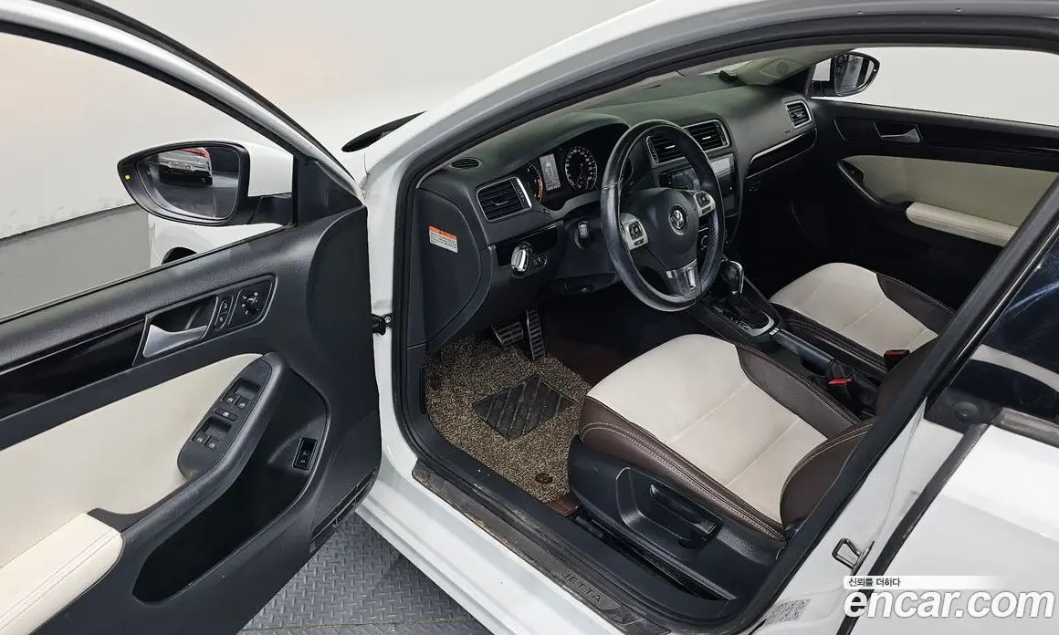 Volkswagen Jetta 2014 1.6 автомат (гидро), фото 10