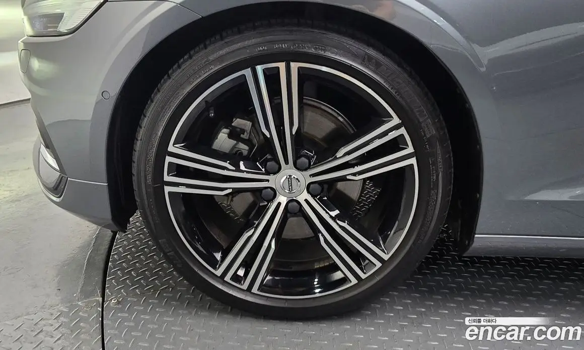 Volvo S60 2020 2.0 автомат (гидро), фото 5