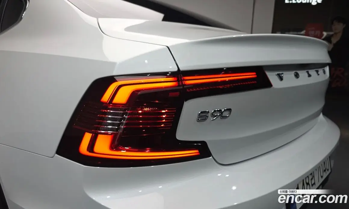 Volvo S90 2023 2.0 автомат (гидро), фото 9