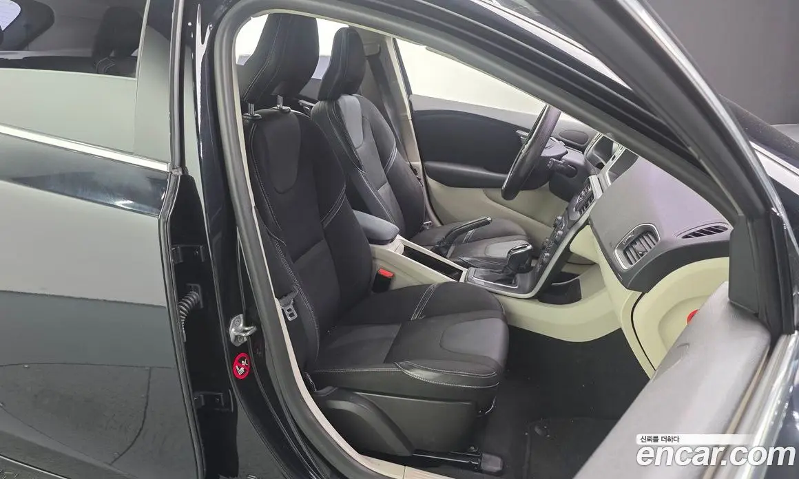 Volvo V40 2014 1.6 автомат (гидро), фото 12