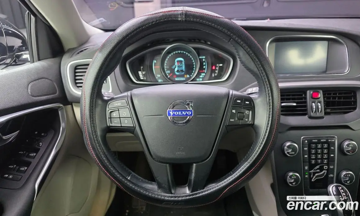 Volvo V40 2014 1.6 автомат (гидро), фото 13