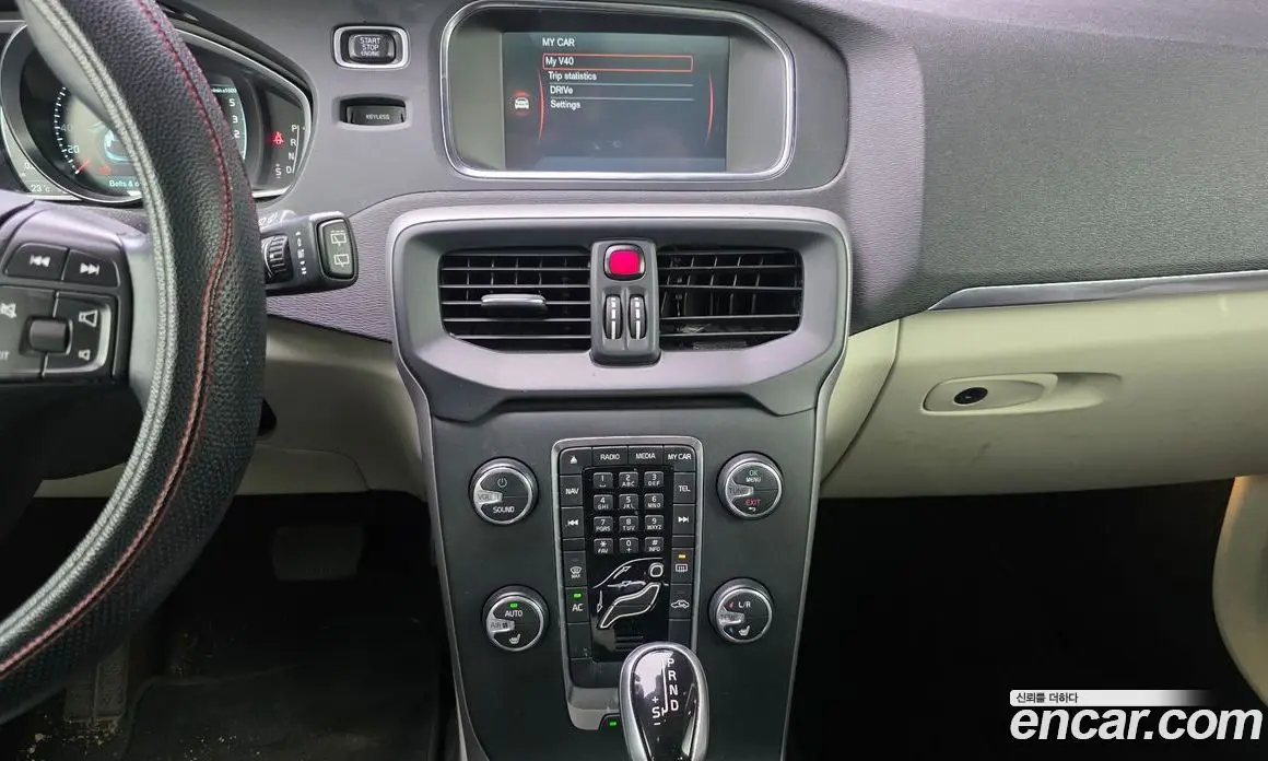 Volvo V40 2014 1.6 автомат (гидро), фото 17