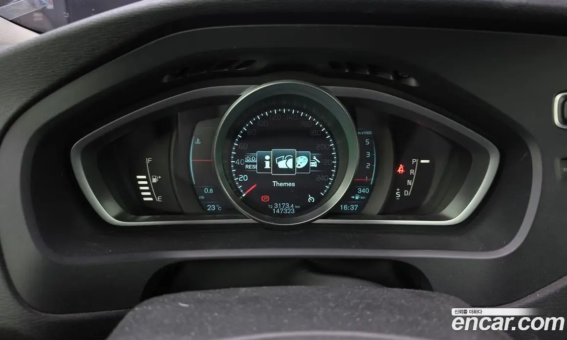 Volvo V40 2014 1.6 автомат (гидро), фото 8