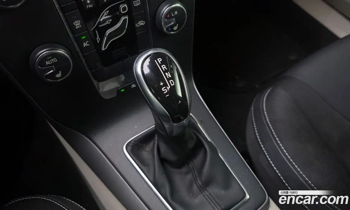Volvo V40 2014 1.6 автомат (гидро), фото 9