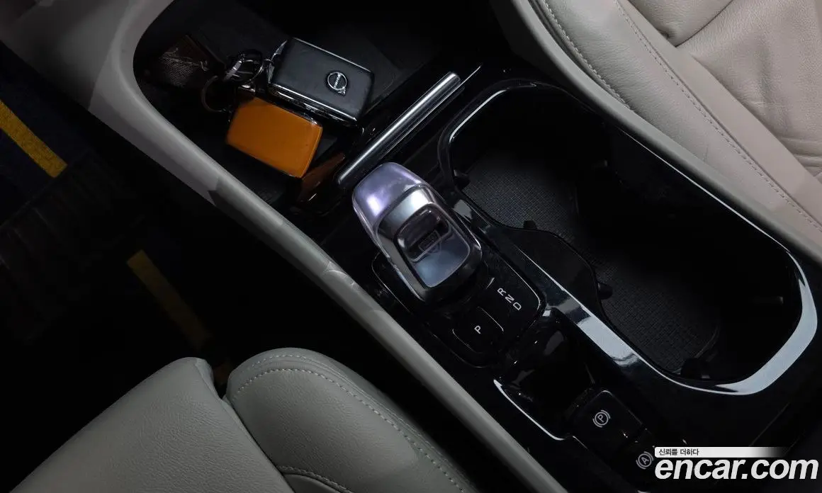 Volvo XC40 2023 2.0 автомат (гидро), фото 11