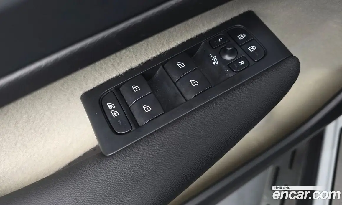Volvo XC40 2023 2.0 автомат (гидро), фото 28