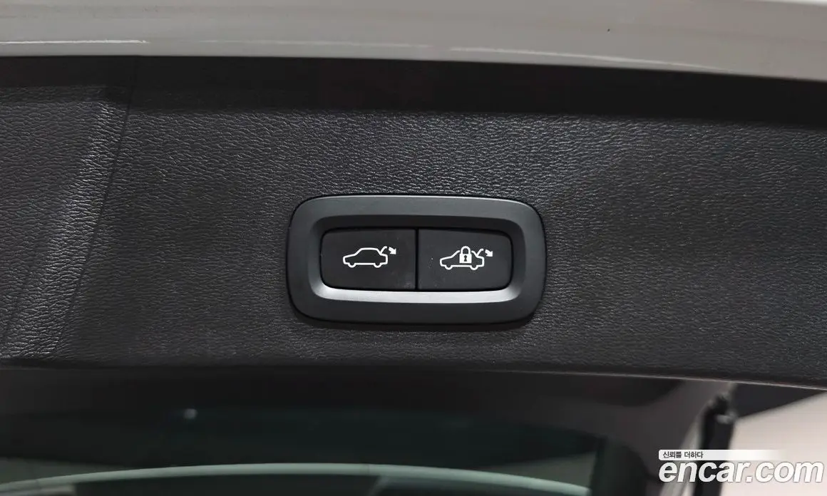 Volvo XC40 2023 2.0 автомат (гидро), фото 31