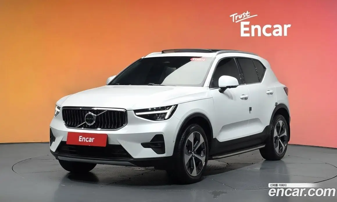 Volvo XC40 2023 2.0 автомат (гидро), фото 34