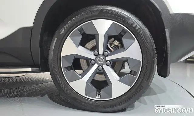 Volvo XC40 2023 2.0 автомат (гидро), миниатюра 6