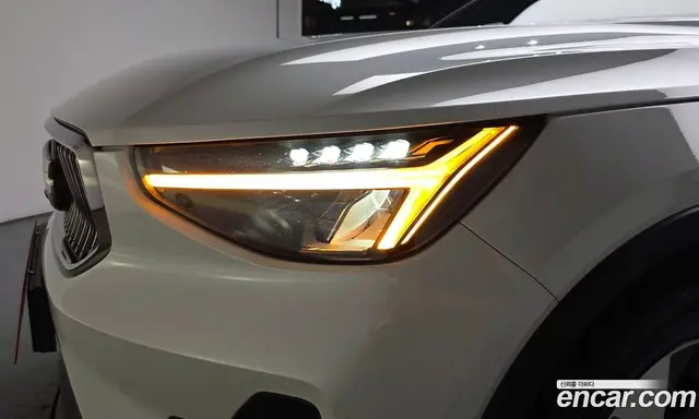 Volvo XC40 2023 2.0 автомат (гидро), миниатюра 7