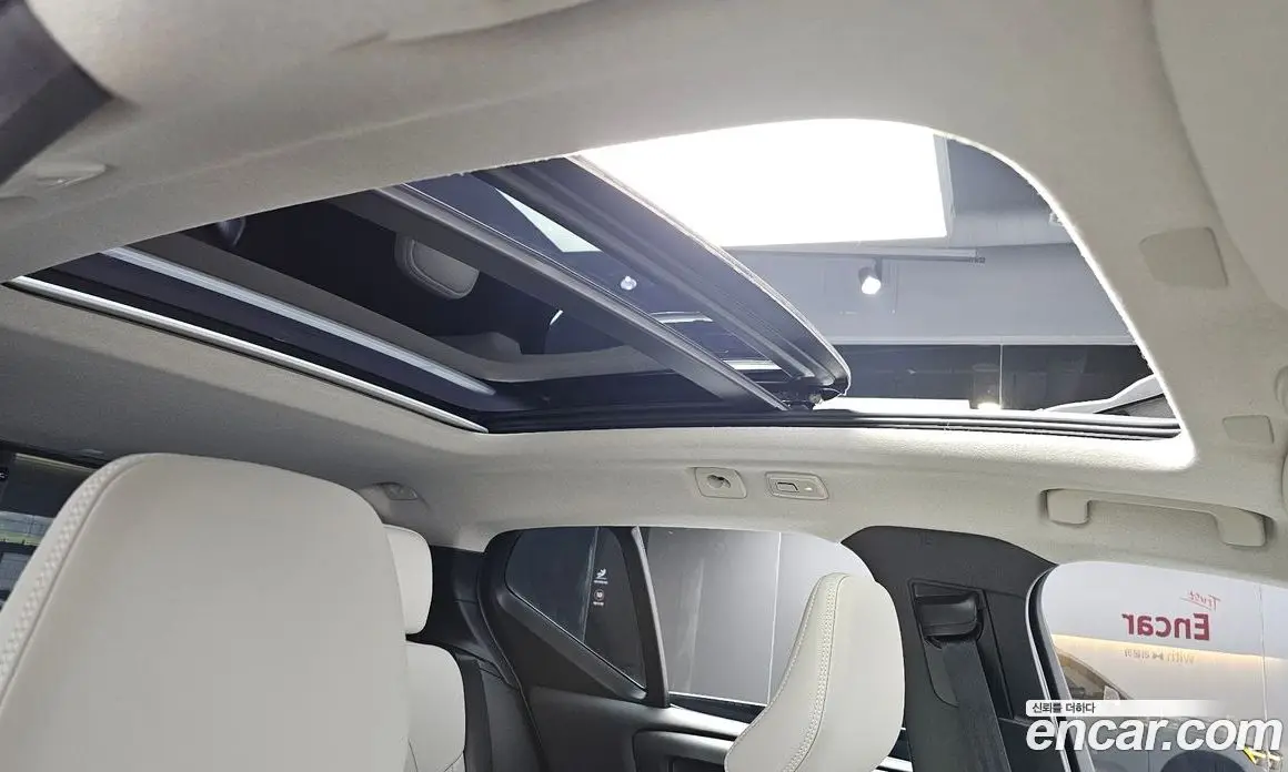 Volvo XC40 2025 2.0 автомат (гидро), фото 24