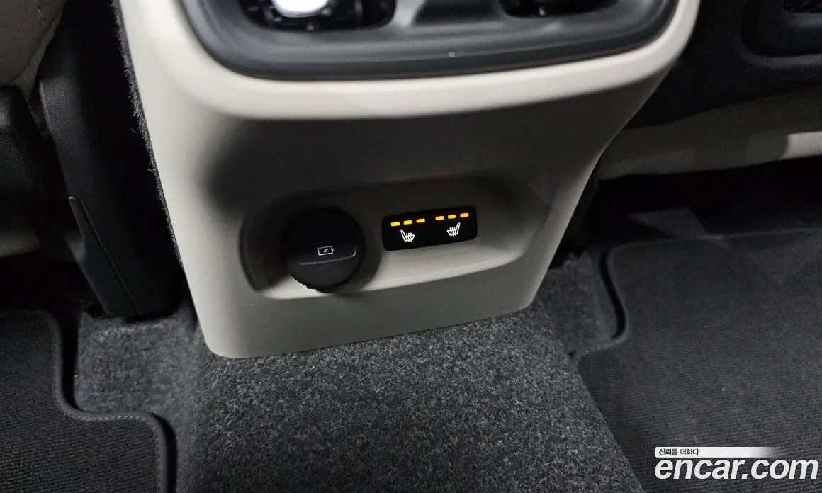 Volvo XC40 2025 2.0 автомат (гидро), фото 25