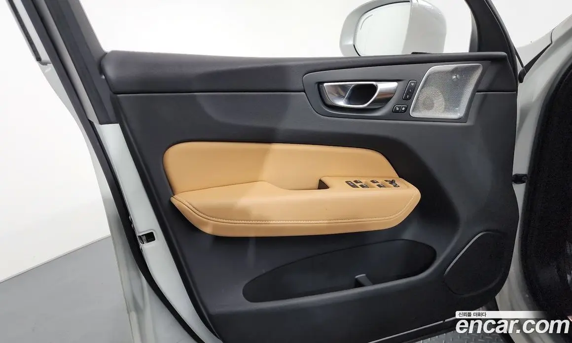 Volvo XC60 2024 2.0 автомат (гидро), фото 14
