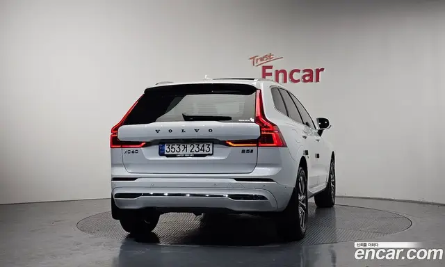 Volvo XC60 2024 2.0 автомат (гидро), миниатюра 4
