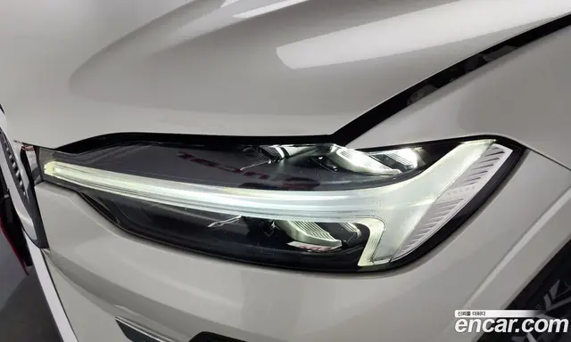 Volvo XC60 2024 2.0 автомат (гидро), миниатюра 8