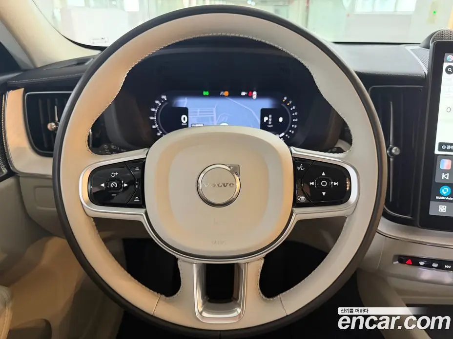 Volvo XC60 2026 2.0 автомат (гидро), фото 18