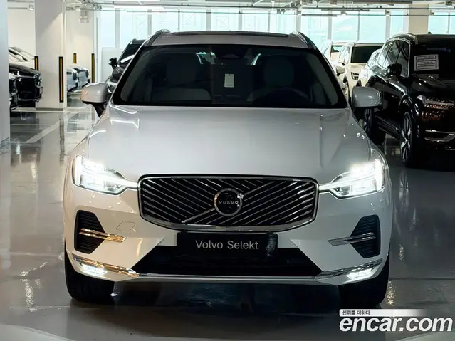 Volvo XC60 2026 2.0 автомат (гидро), миниатюра 3