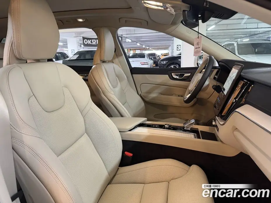 Volvo XC60 2026 2.0 автомат (гидро), фото 10