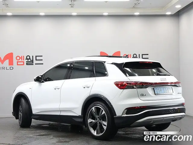 Audi Q4 e-tron 2023 1.0 автомат (гидро), миниатюра 4